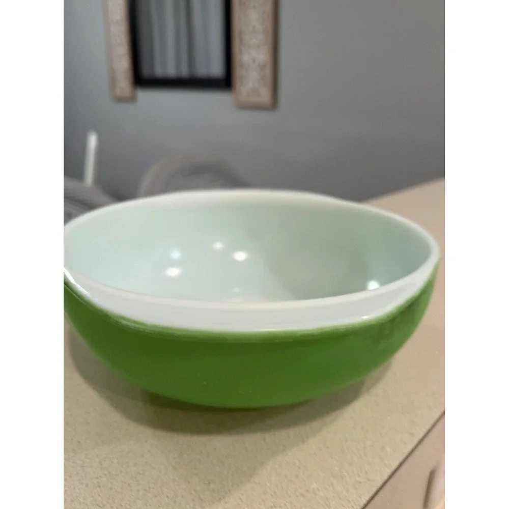 Vintage Pyrex Green Apple 024 2qt Round Casserole Baking Dish No Lid USA